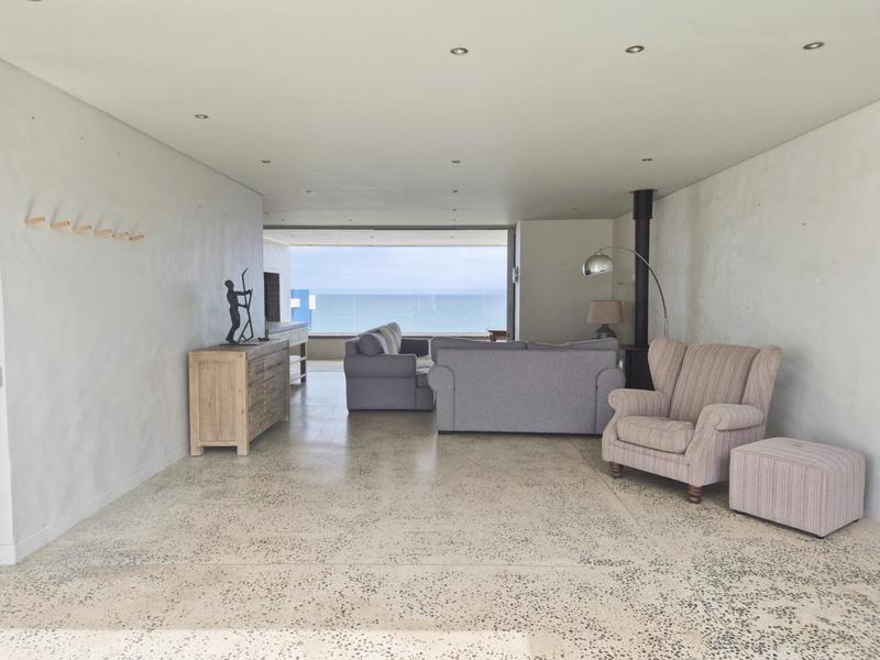 4 Bedroom Property for Sale in Perlemoenbaai Western Cape